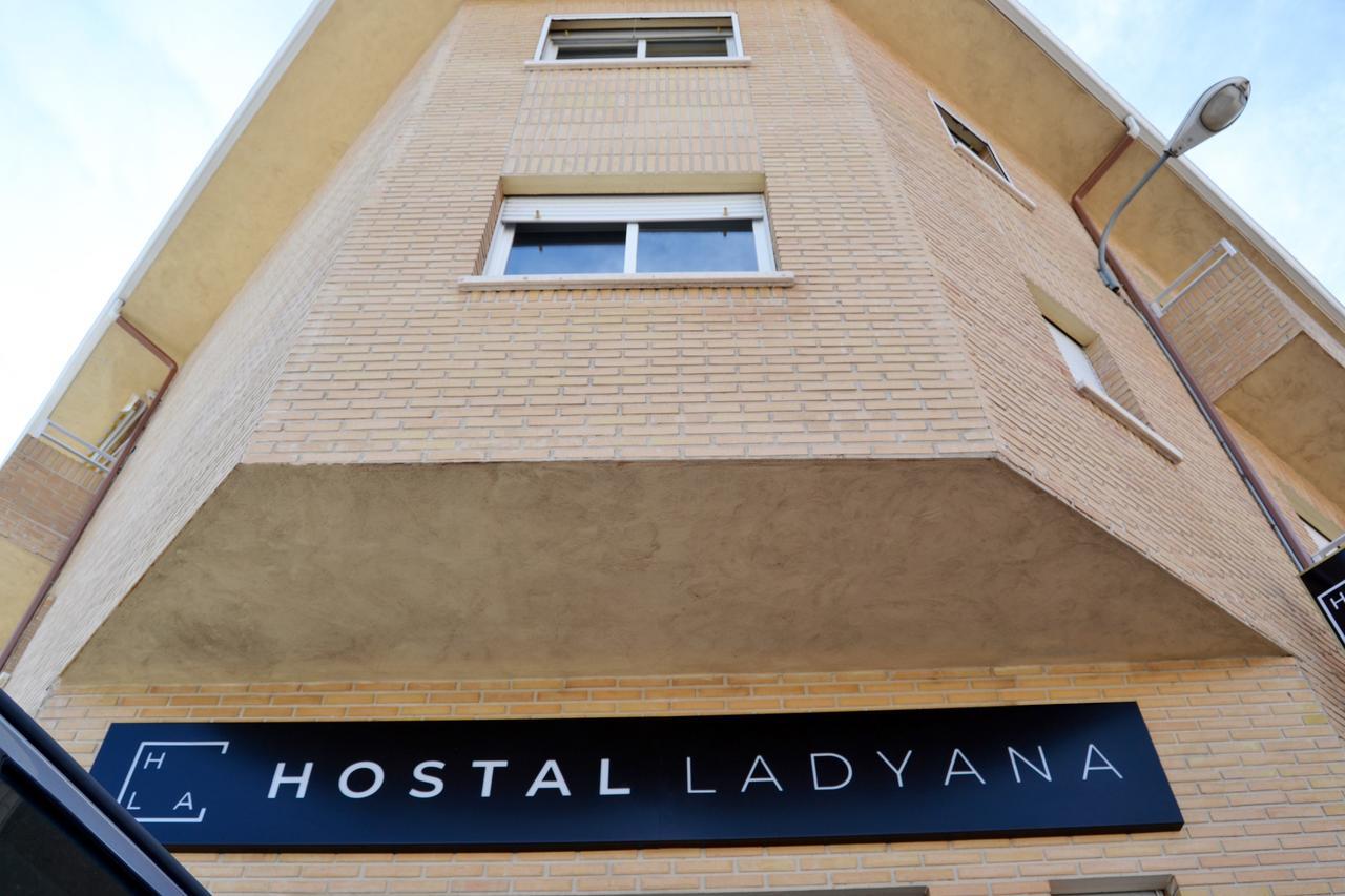 Hostal Lady Ana Maria Колладо-Виллалба Экстерьер фото